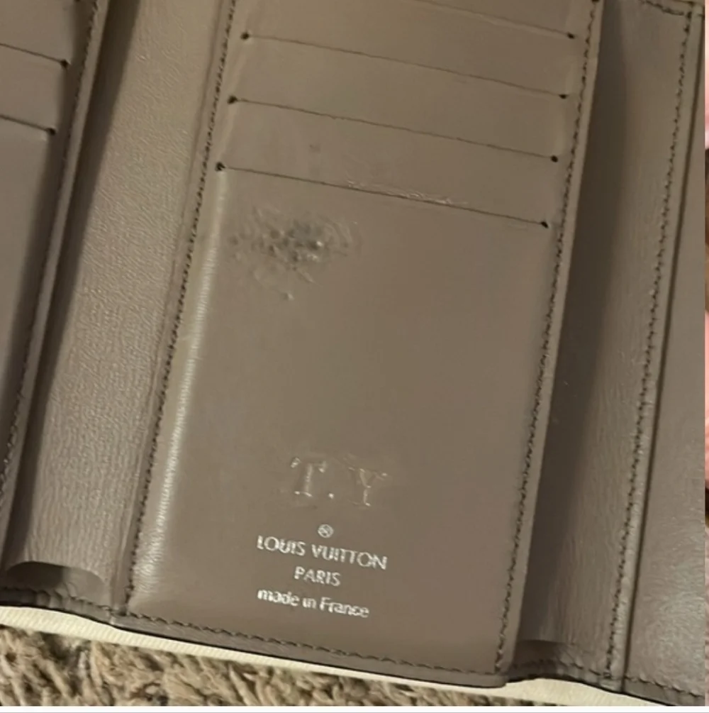 Louis Vuitton Capucines Compact Wallet